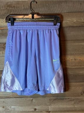 Nike Dri-Fit IsoFly Women's Basketball Purple Shorts Size Small